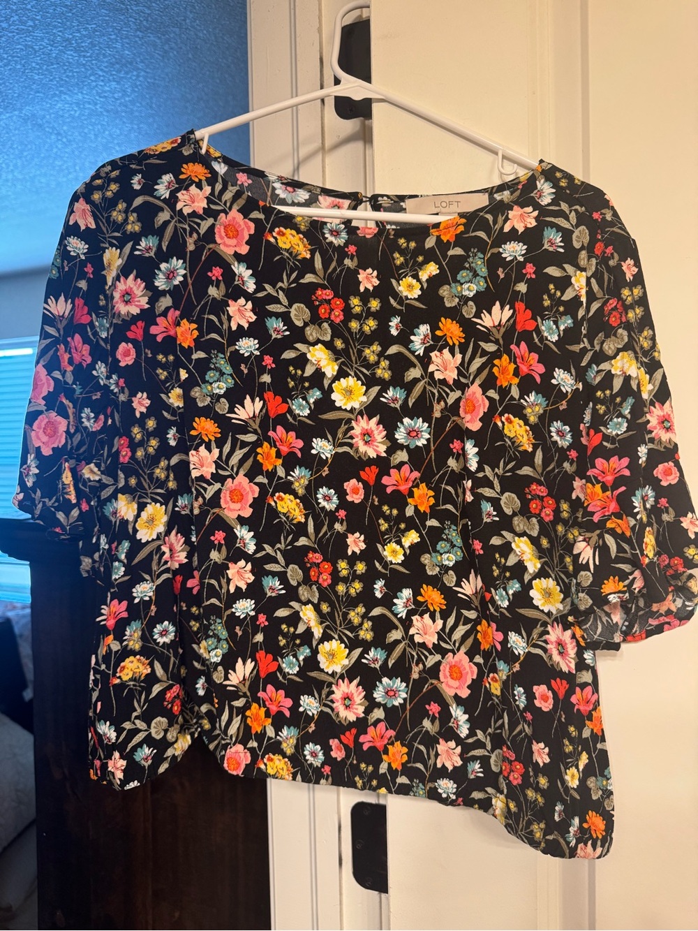 LOFT Black Floral Short-Sleeve Flowy Blouse